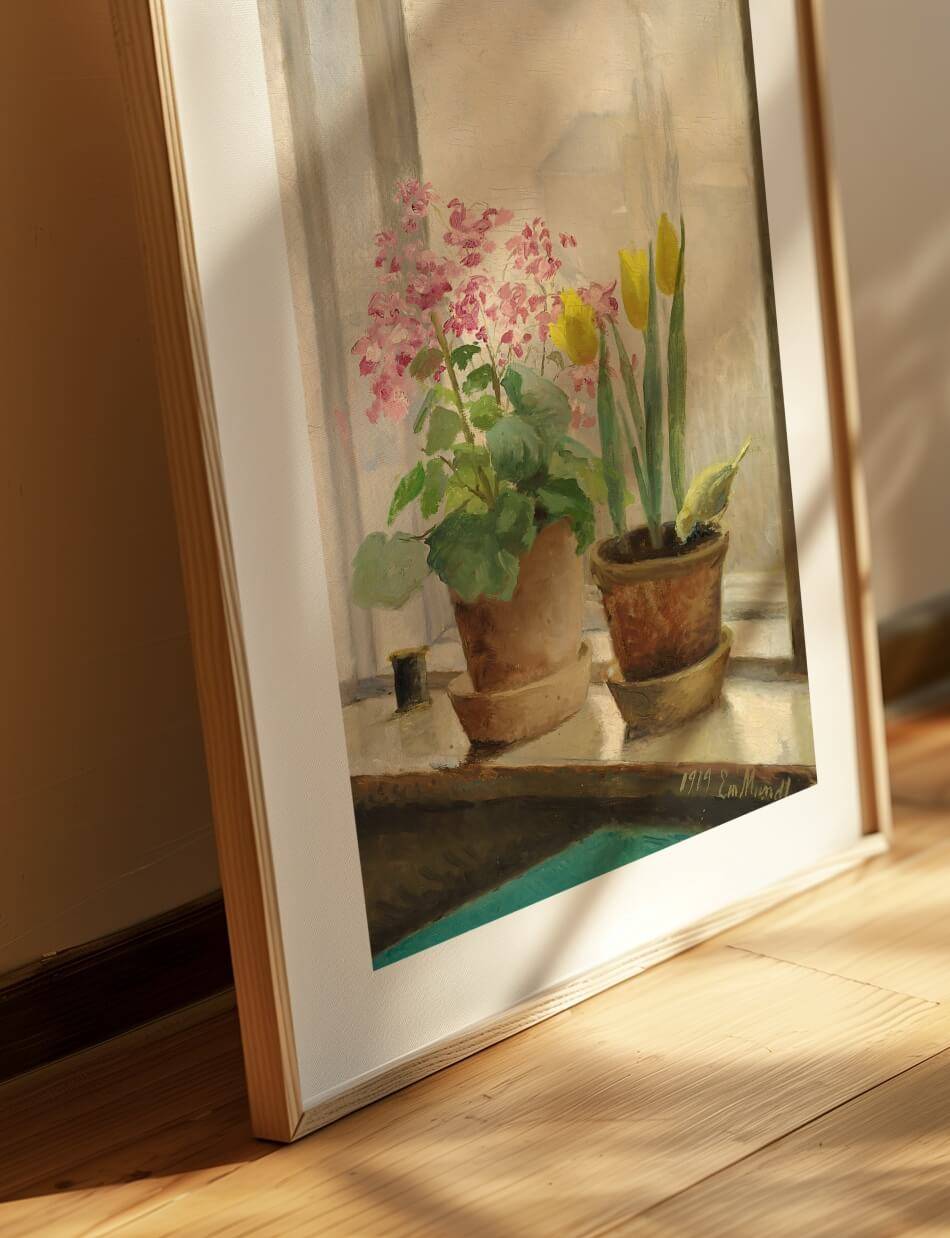 Opstilling med potteplanter i en vindueskarm - Emilie Mundt