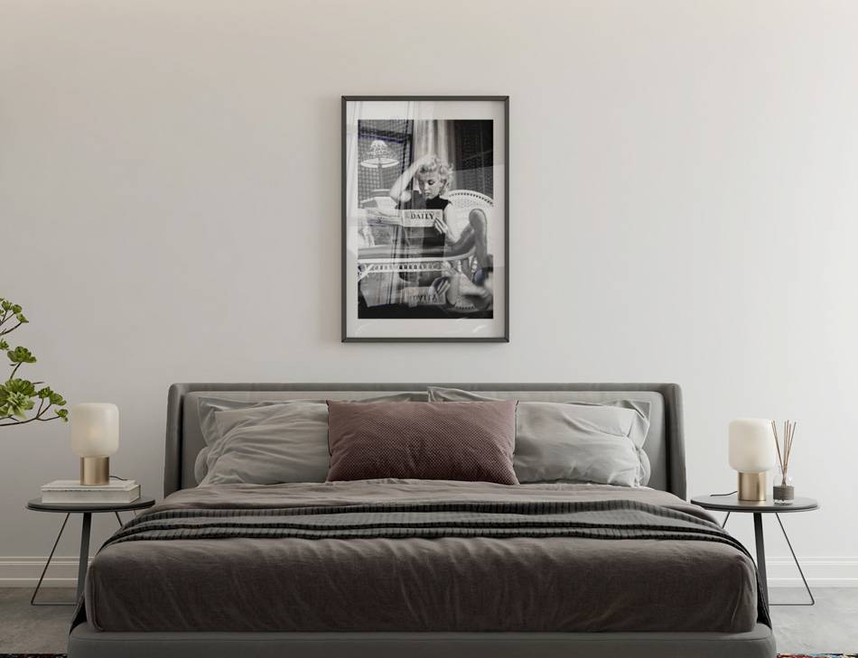 Marilyn Monroe Reading